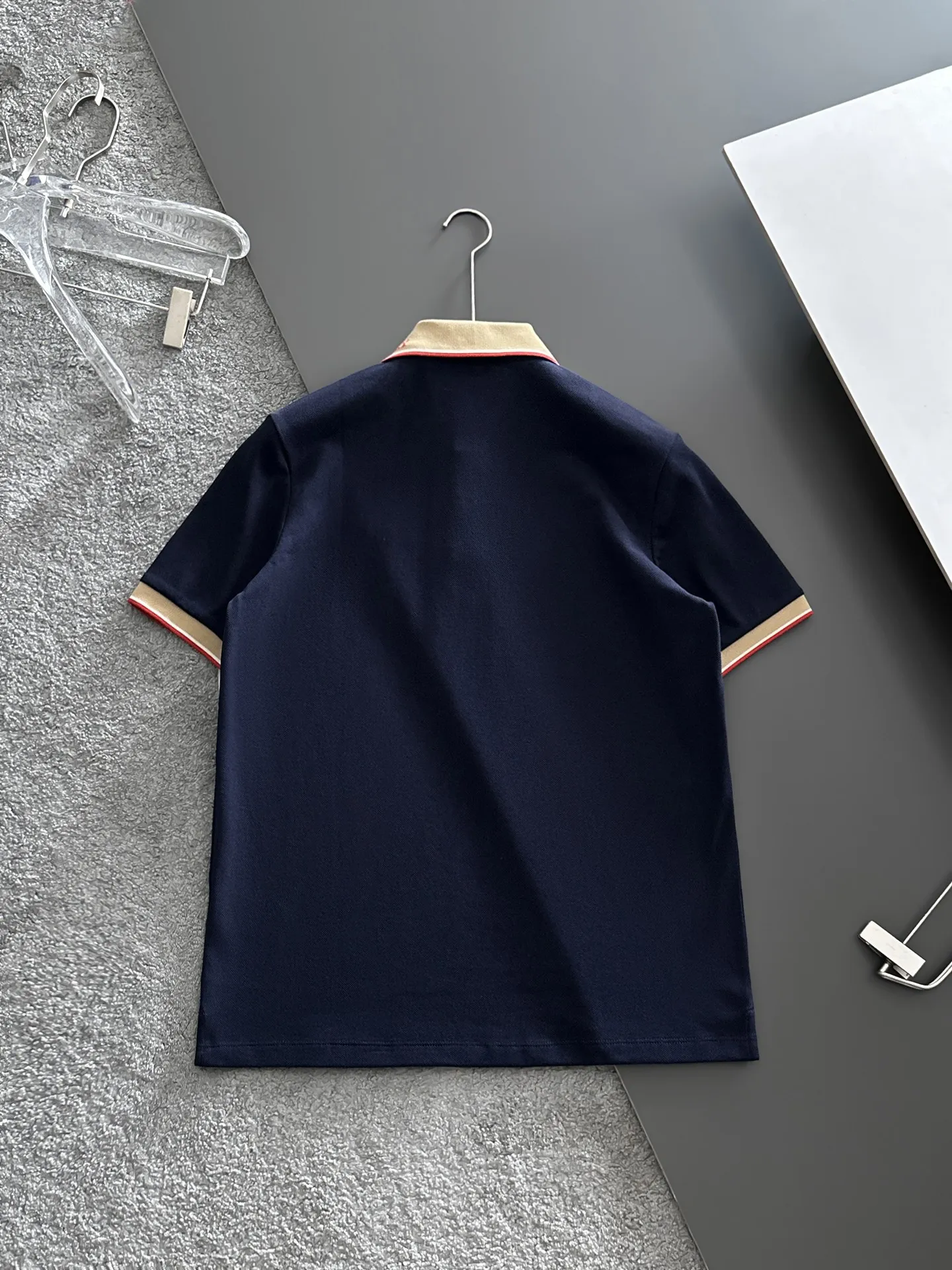 Bur🔥36ss Quality polo 🌹 logo Quality 1:1 👍🏻 Size：M~XXL